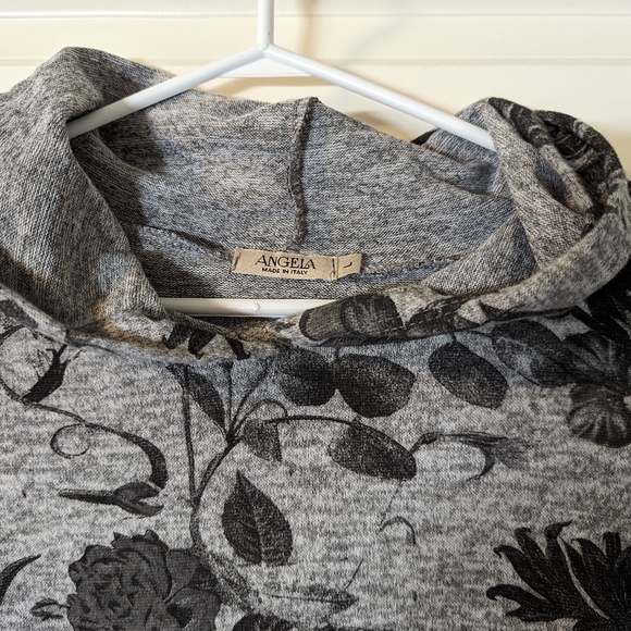 Grey with black floral pattern cropped hoodie - medium - Picture 3 of 6